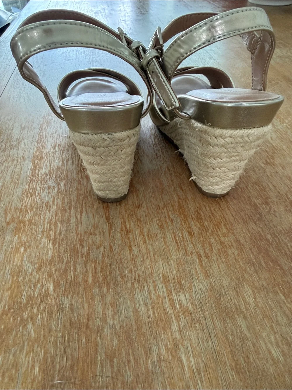 Aerosoles Pastel Soft Gold Metallic Espadrille Wedge Sandals Size 7.5